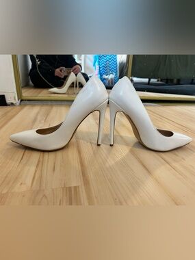EUC white stiletto heels